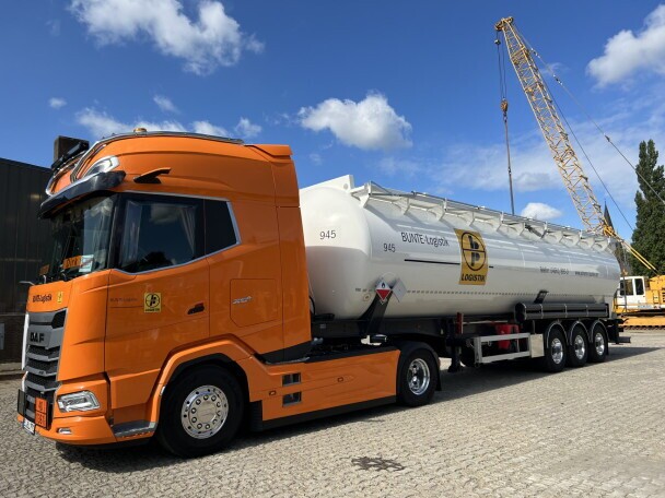 Berufskraftfahrer (m/w/d) im Fernverkehr / Silotransporte, 1. Bild